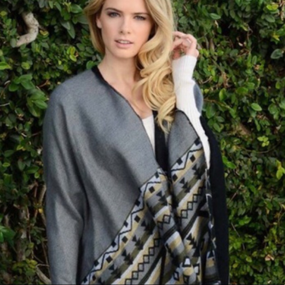 GREY FLANNEL WRAPPED KIMONO SCARF NWT